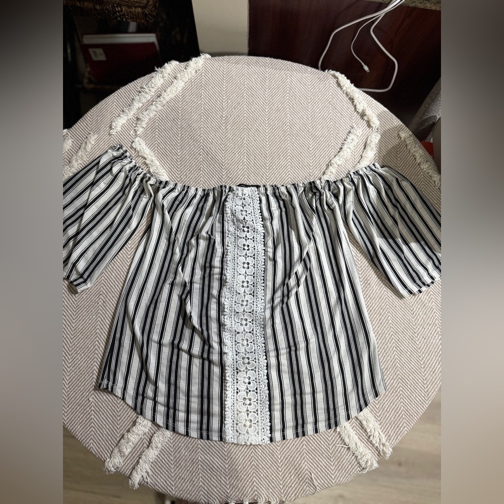 Chic Striped Off-Shoulder Blouse with Lace
